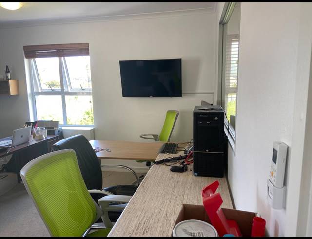 65M² OFFICE TO LET IN TOKAI